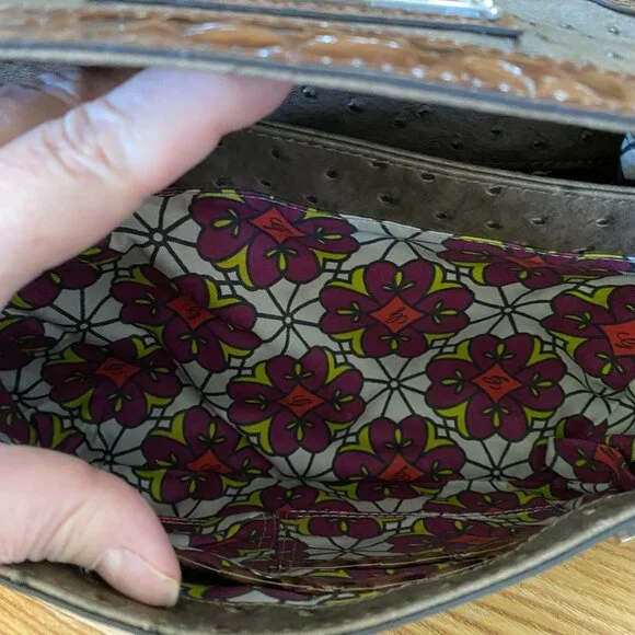 Guess Hand Bag - Picture 8 of 11